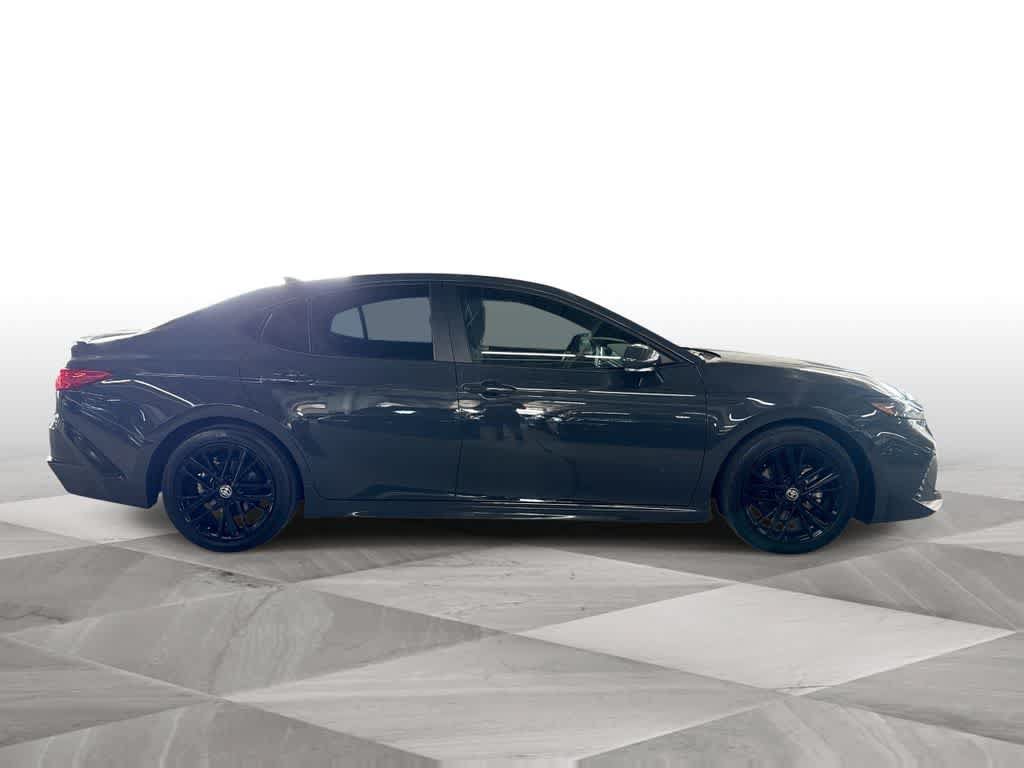 Used 2025 Toyota Camry SE FWD image 9