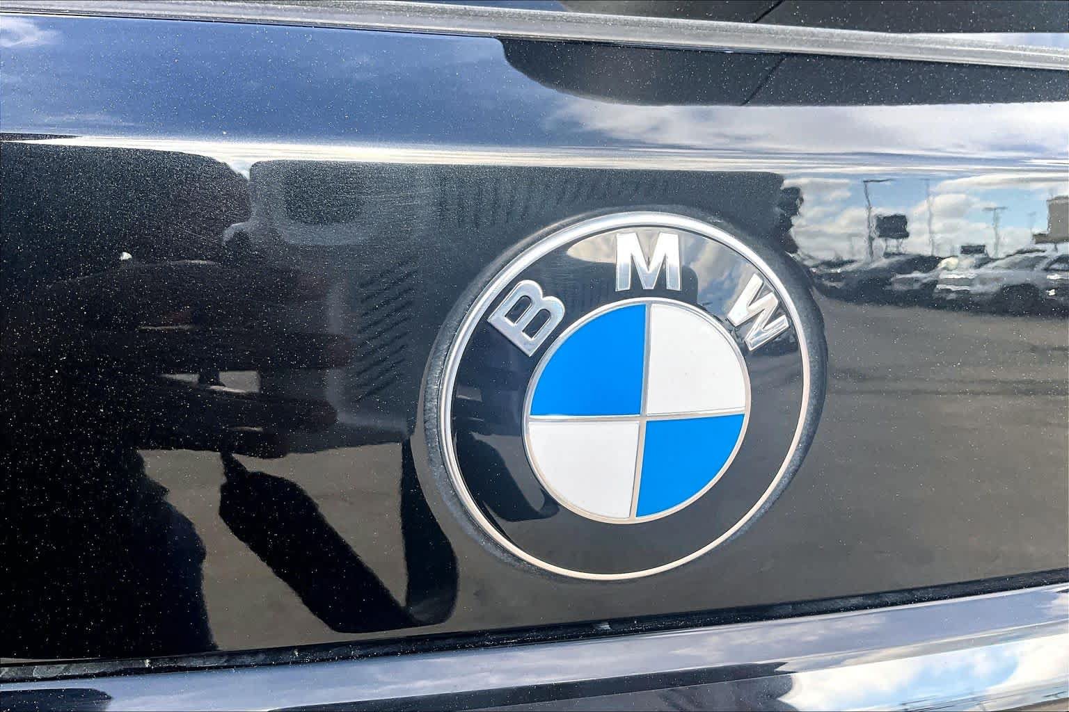 Used 2025 BMW X7 xDrive40i w/ M Sport Package AWD/4WD image 31