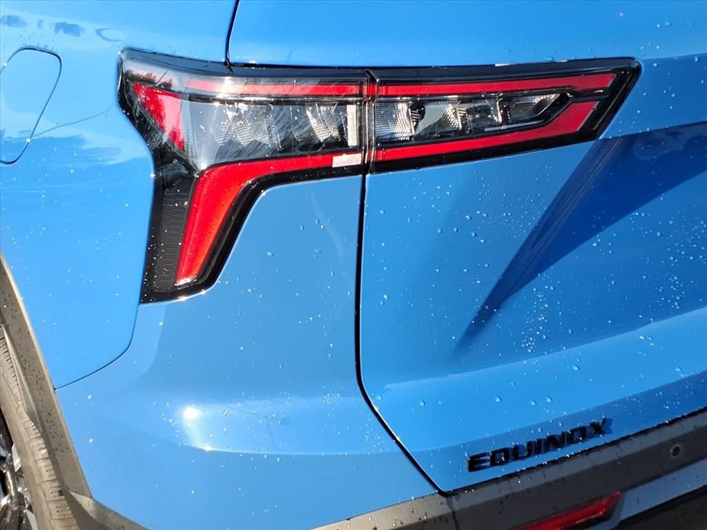 New 2026 Chevrolet Equinox RS w/ Convenience Package III FWD image 8