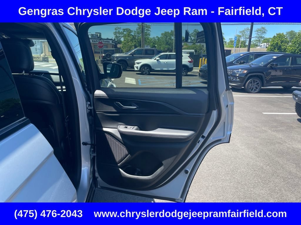 Certified 2024 Jeep Grand Cherokee Altitude AWD/4WD image 19
