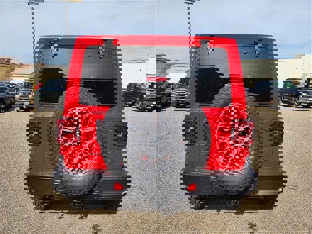 New 2025 Jeep Wrangler Unlimited Sahara w/ Dual Top Group image 4