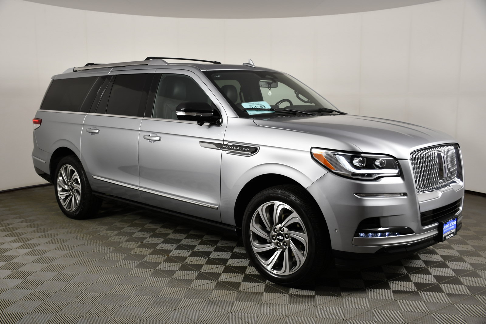 Used 2023 Lincoln Navigator L Reserve AWD/4WD image 4