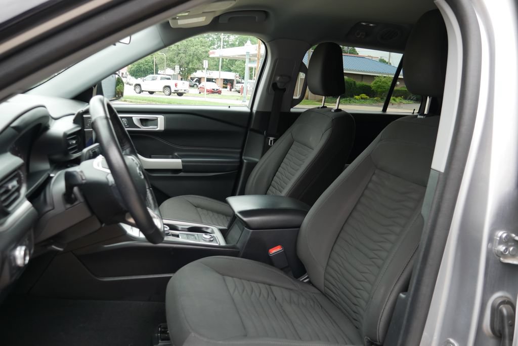 Used 2021 Ford Explorer XLT AWD/4WD image 14