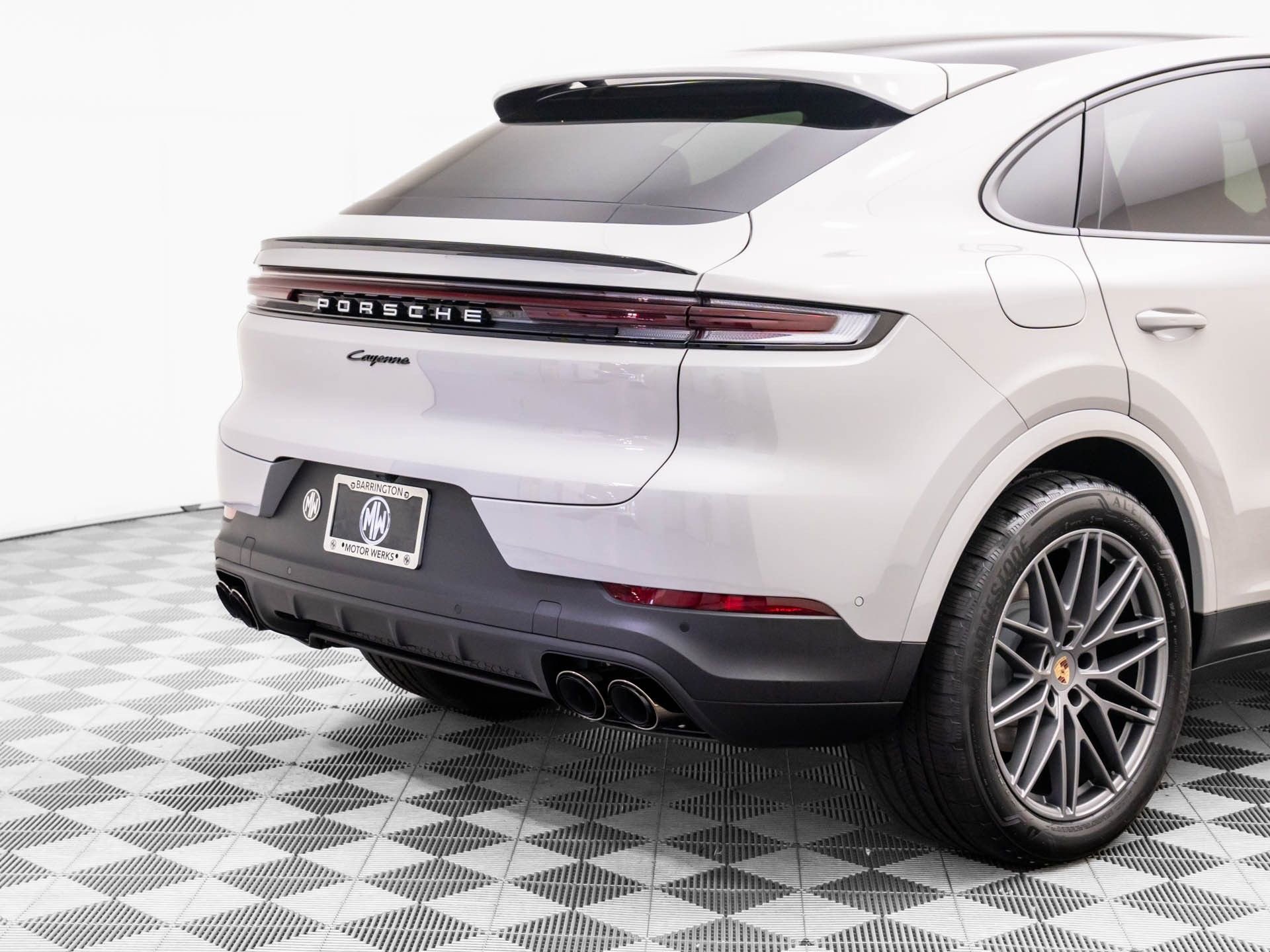 New 2026 Porsche Cayenne E-Hybrid Coupe AWD/4WD image 38
