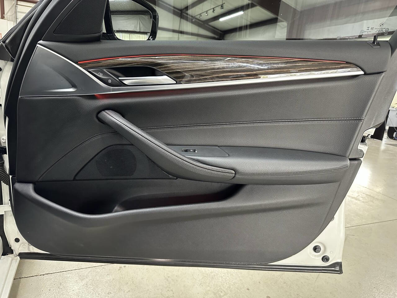 Used 2020 BMW 530i w/ Convenience Package image 16