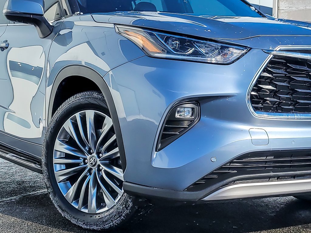 Used 2022 Toyota Highlander Platinum image 3