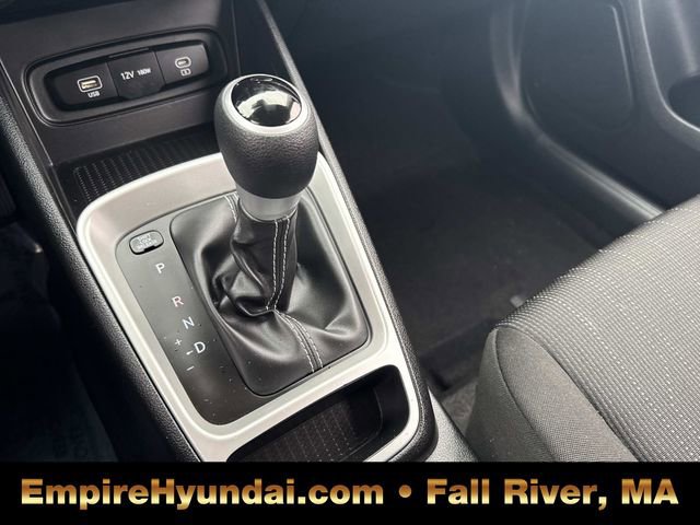 Used 2025 Hyundai Venue SE image 24