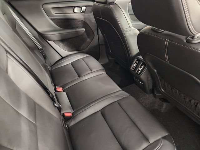 Certified 2026 Volvo XC40 B5 Plus AWD/4WD image 31