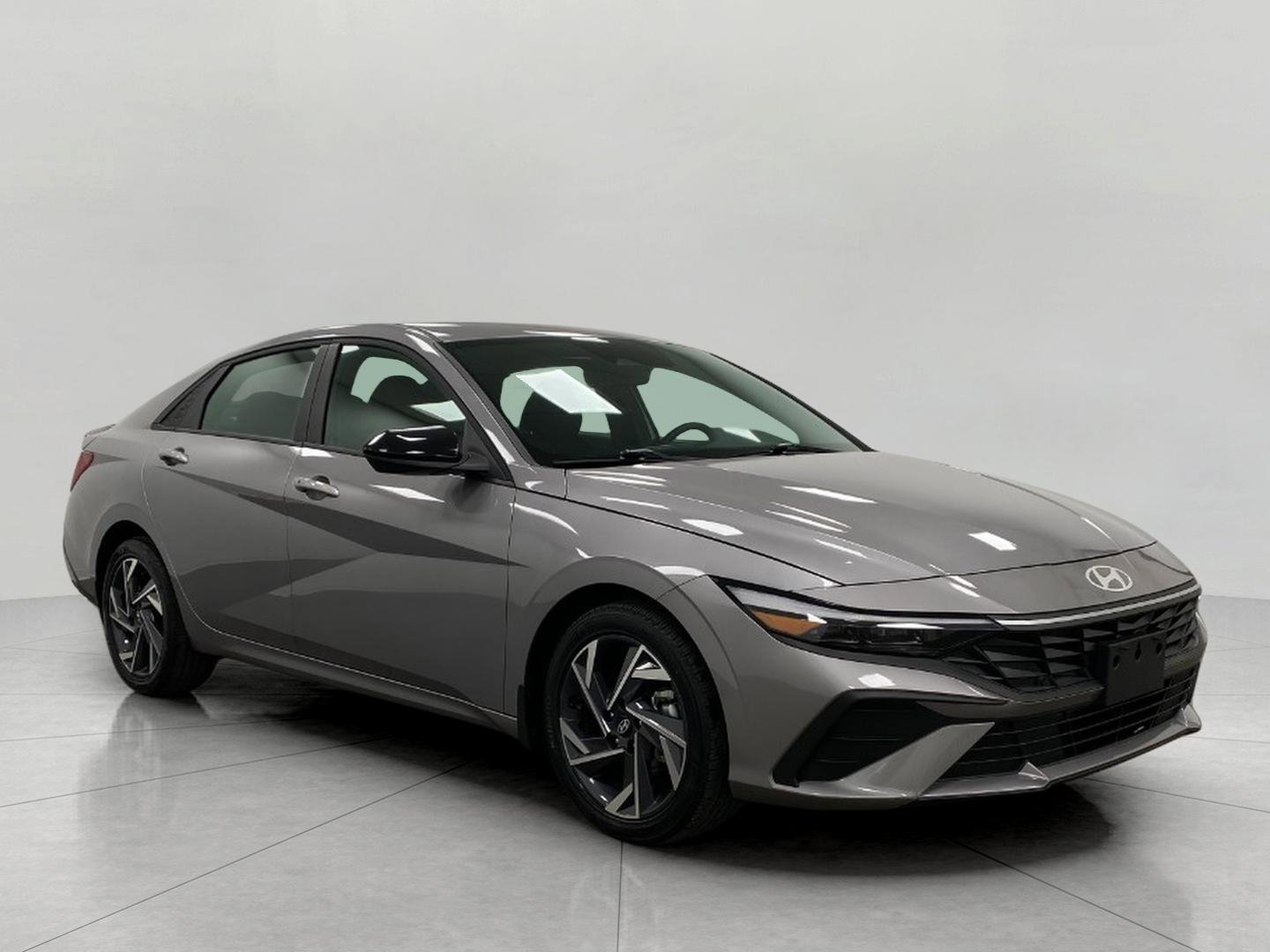 Certified 2025 Hyundai Elantra Sport FWD image 1