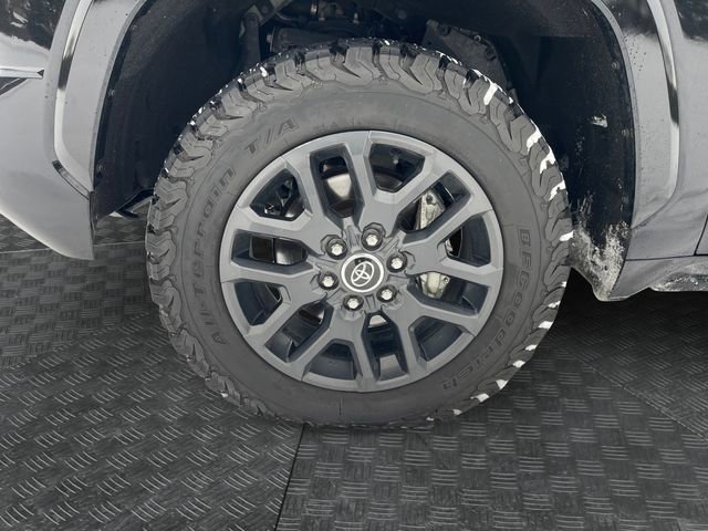 Used 2022 Toyota Tundra Platinum w/ Advanced Package image 14