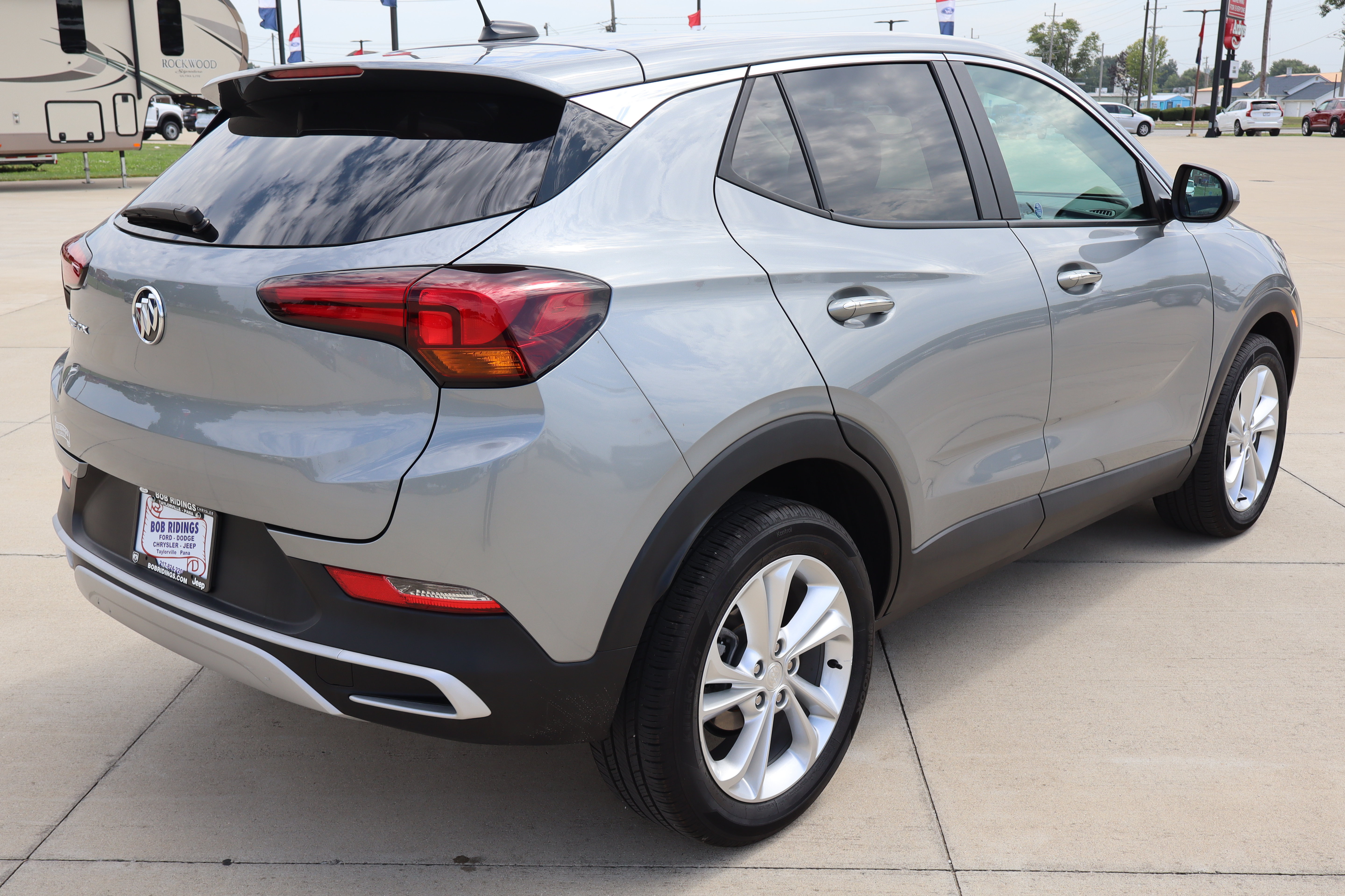 Used 2023 Buick Encore GX Preferred w/ Cold Weather Comfort Package FWD image 5