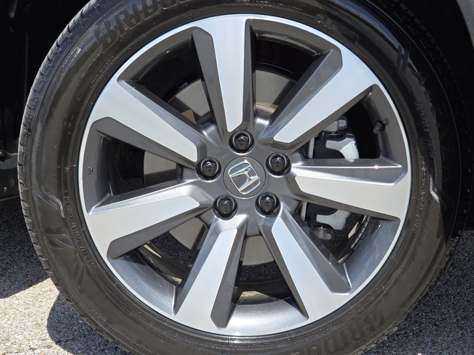 Used 2023 Honda Pilot Touring image 14