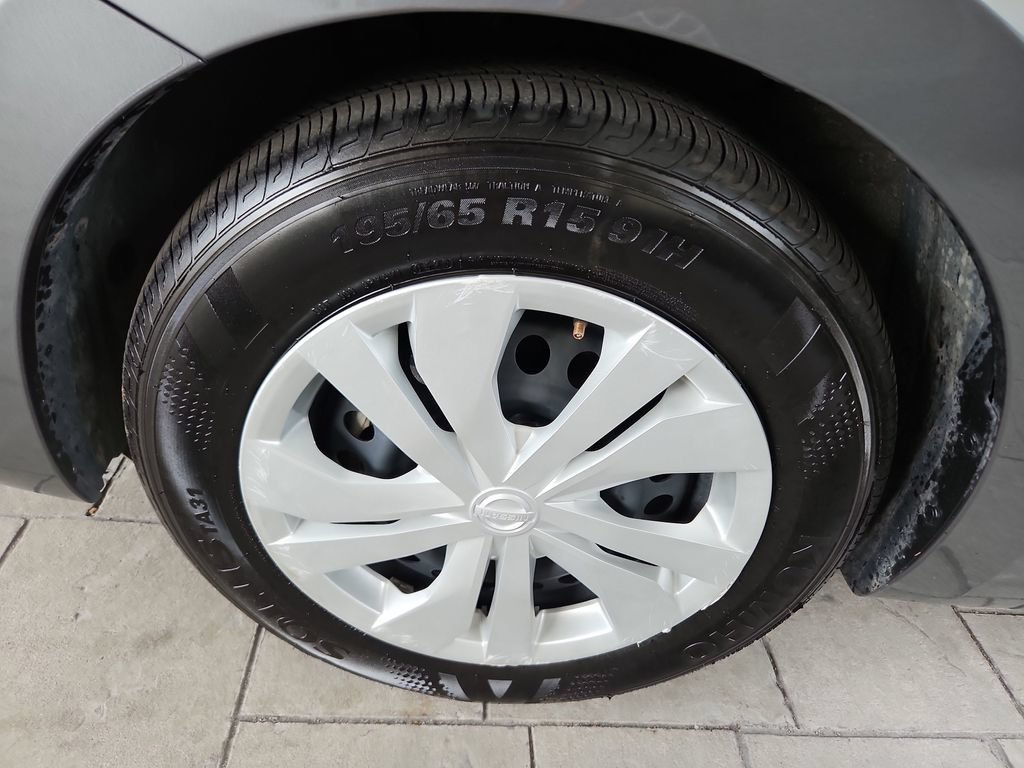 Used 2025 Nissan Versa S FWD image 29