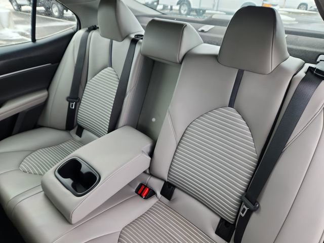 Used 2023 Toyota Camry SE image 25