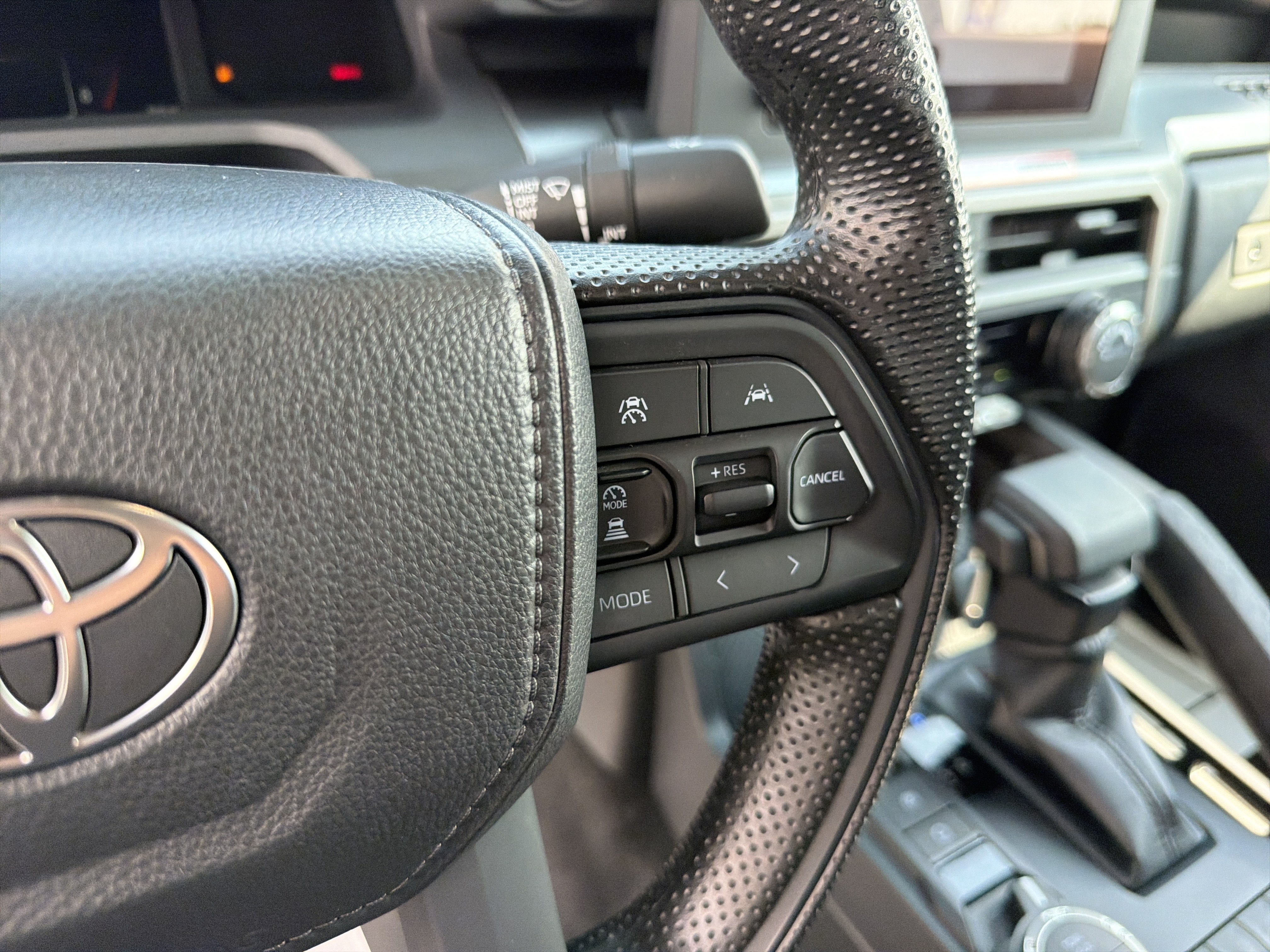 Used 2025 Toyota Tacoma SR5 AWD/4WD image 20