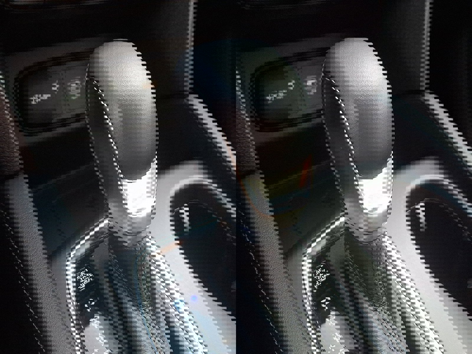 Used 2020 Hyundai Santa Fe Limited image 17