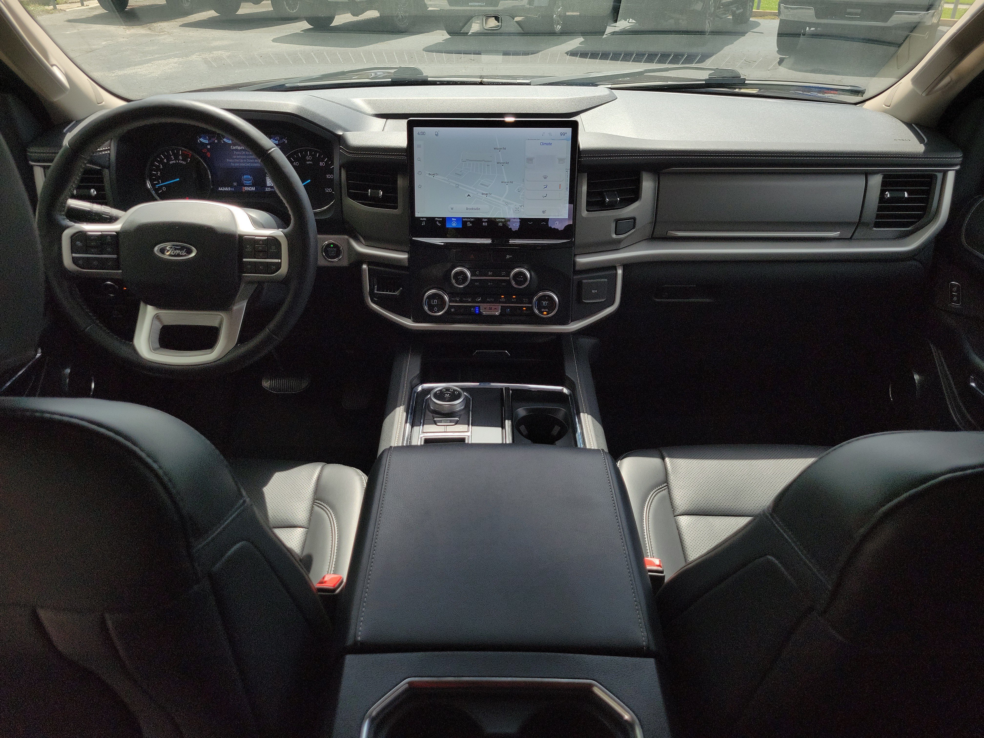 Used 2023 Ford Expedition XLT RWD image 18