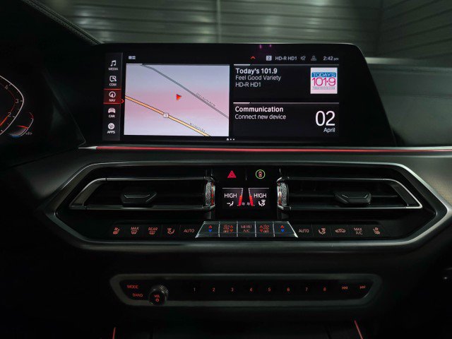 Used 2019 BMW X5 xDrive50i w/ M Sport Package image 27