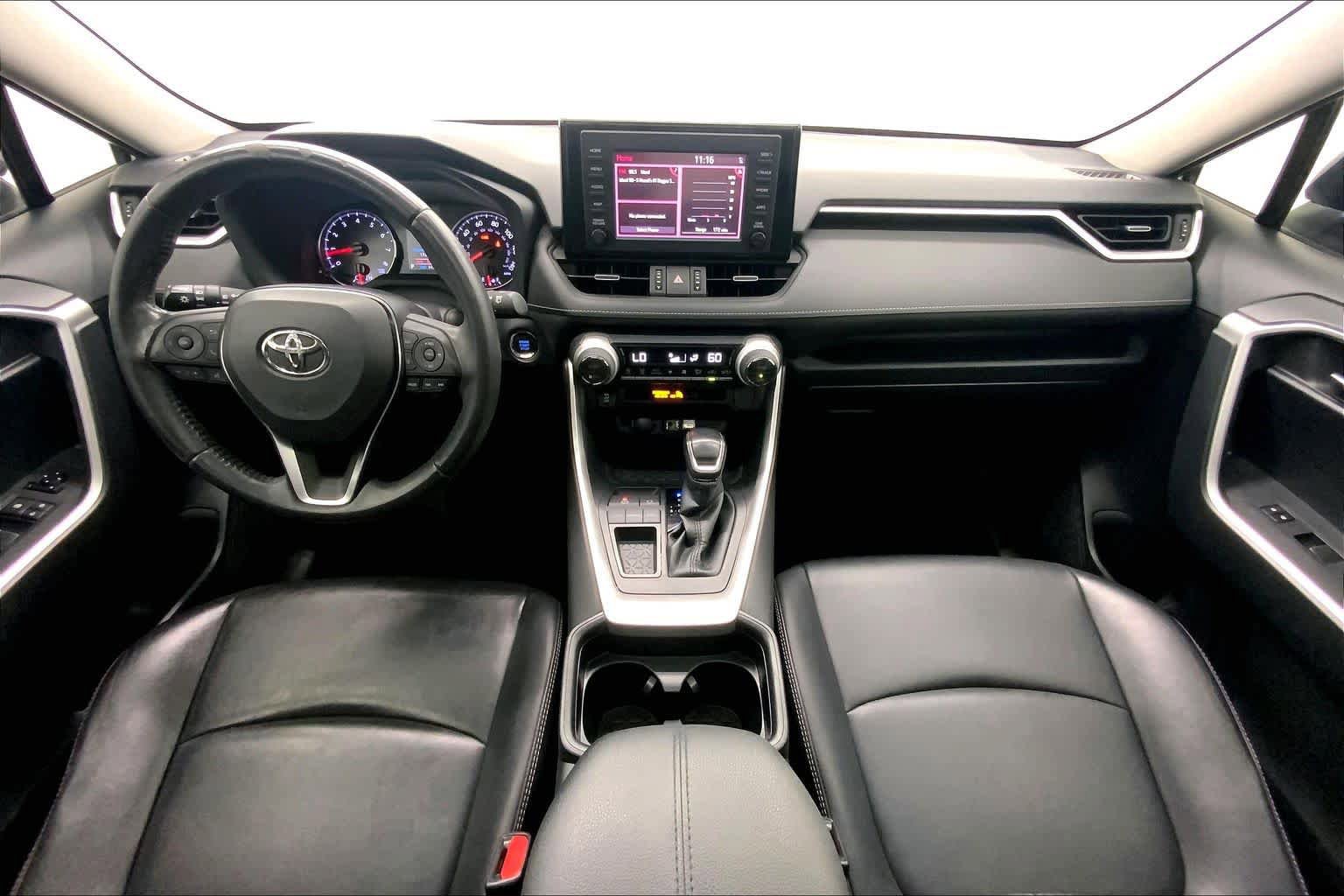 Used 2019 Toyota RAV4 XLE Premium FWD image 18