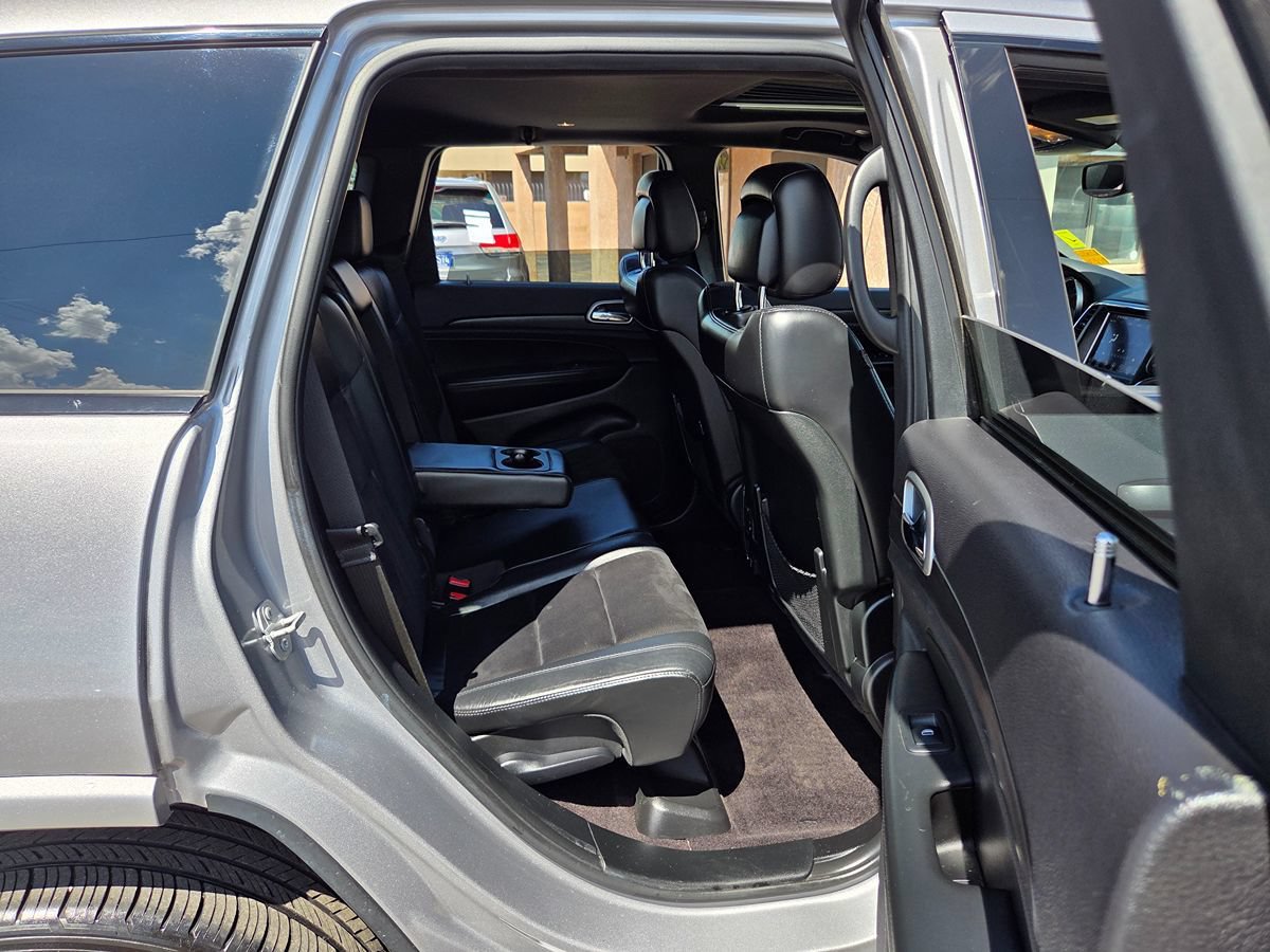 Used 2018 Jeep Grand Cherokee Altitude RWD image 56