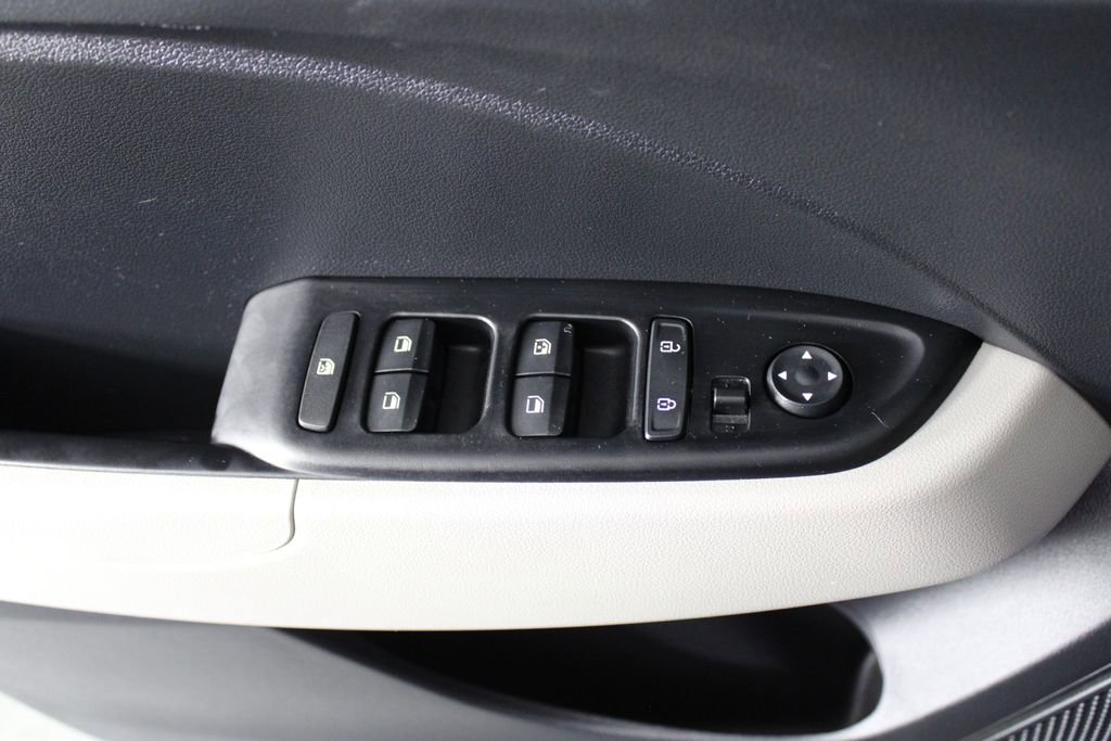 Certified 2024 Hyundai Venue SEL FWD image 24