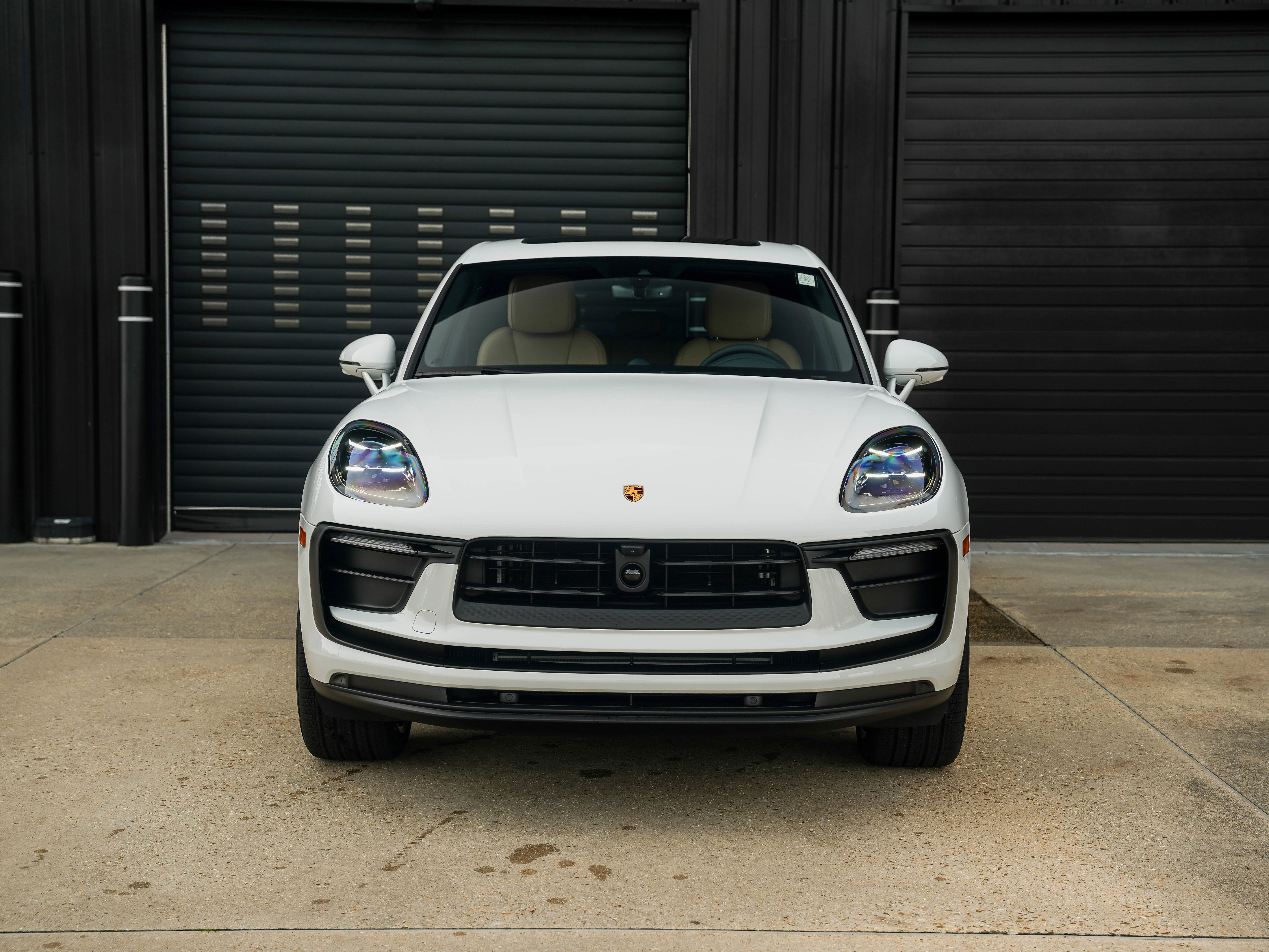 Certified 2025 Porsche Macan image 6