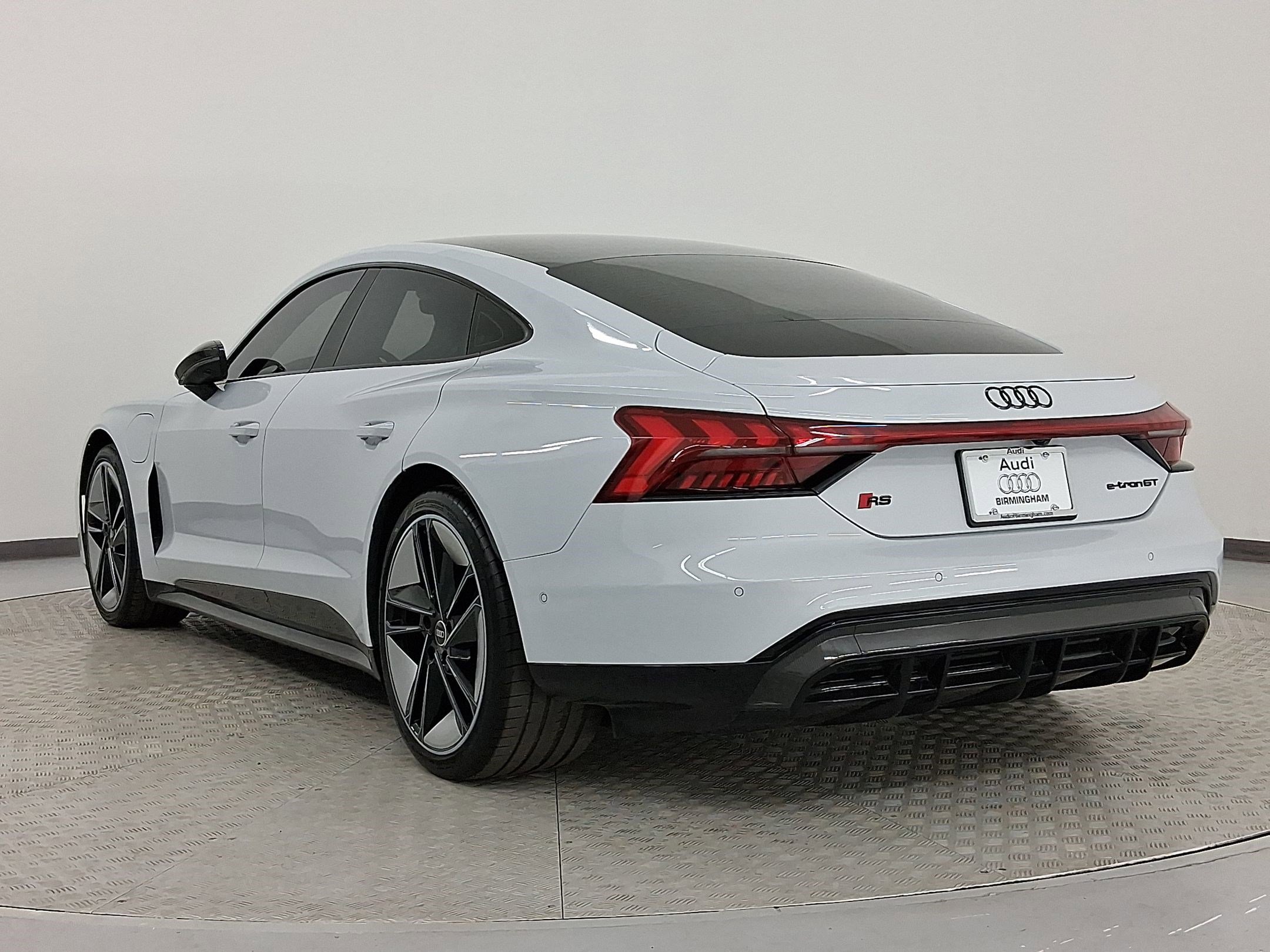 Used 2022 Audi RS e-tron GT quattro w/ Year 1 Package image 3