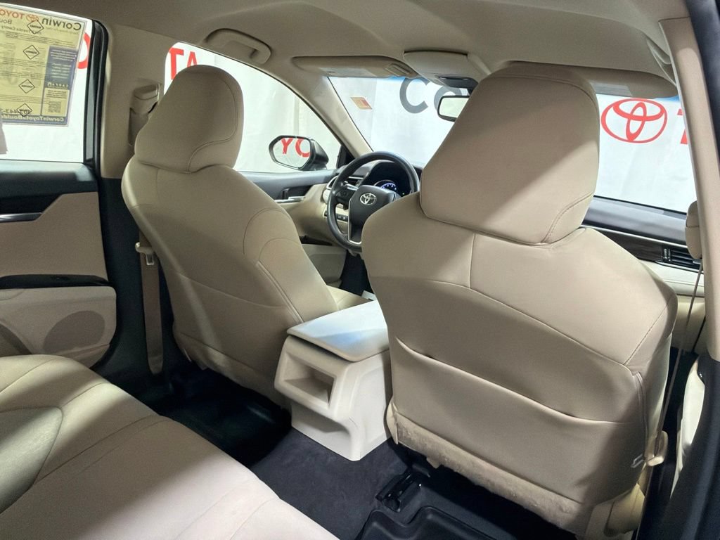 Used 2018 Toyota Camry LE w/ Convenience Package FWD image 14