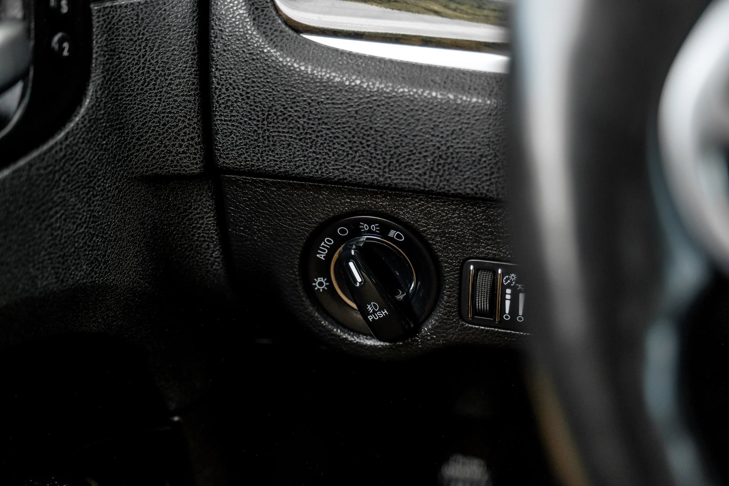 Used 2020 Chrysler 300 Limited RWD image 33
