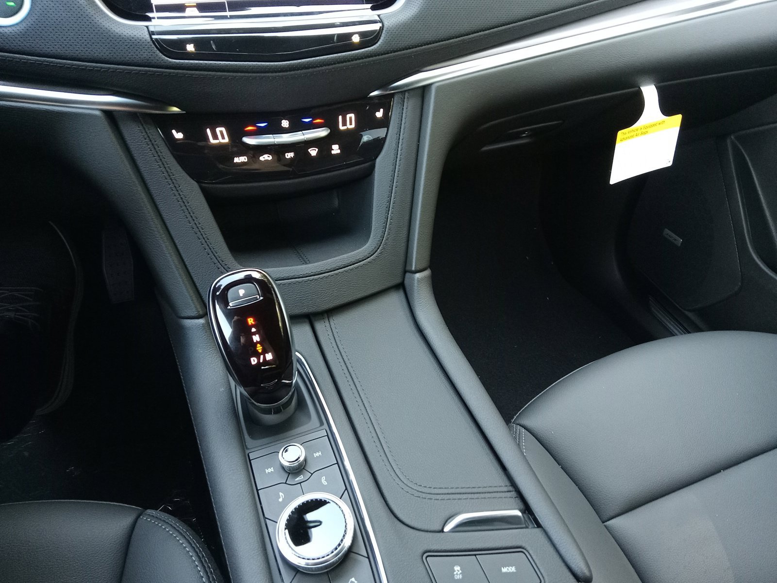 New 2026 Cadillac XT5 Luxury AWD/4WD image 16