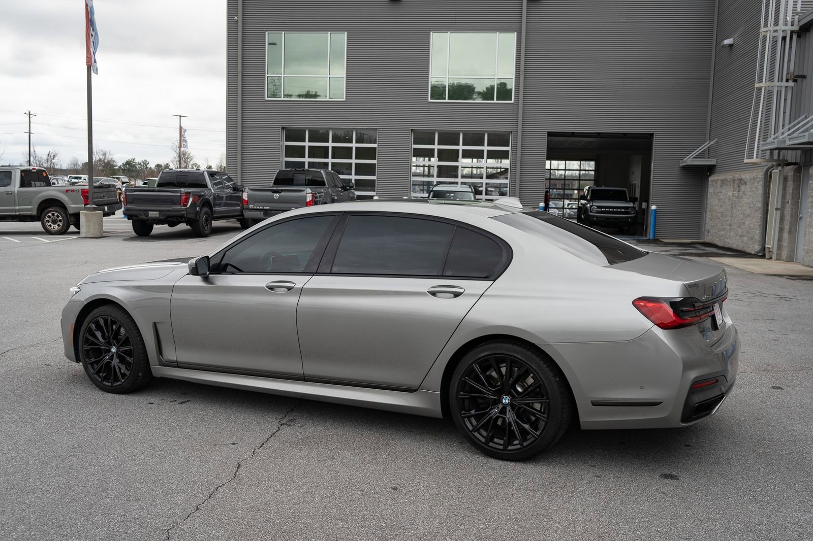 Used 2022 BMW 750i xDrive w/ Autobahn Package image 15