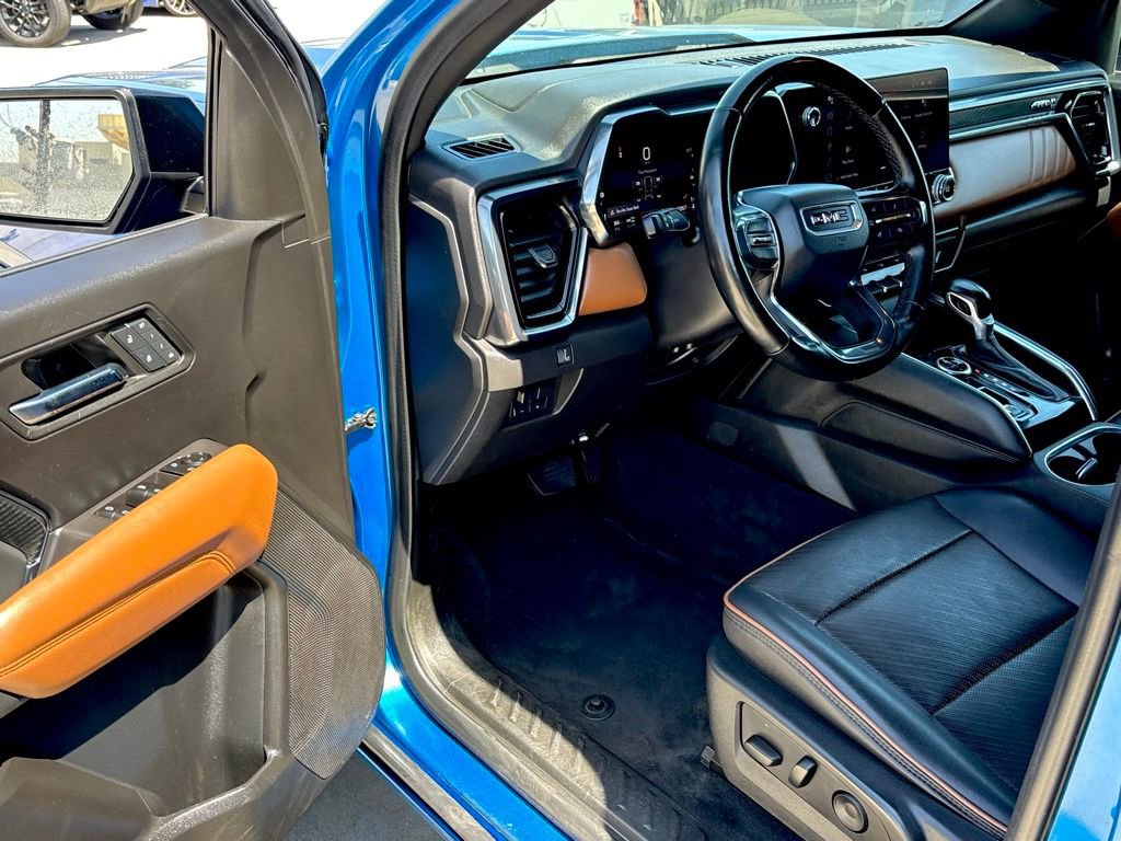 Used 2023 GMC Canyon AT4 w/ AT4 Premium Package image 10