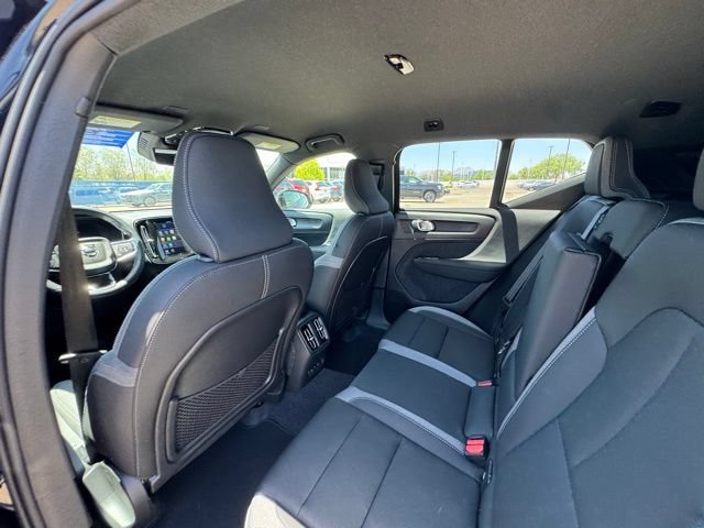 Used 2025 Volvo EX40 Core w/ Climate Package AWD/4WD image 17