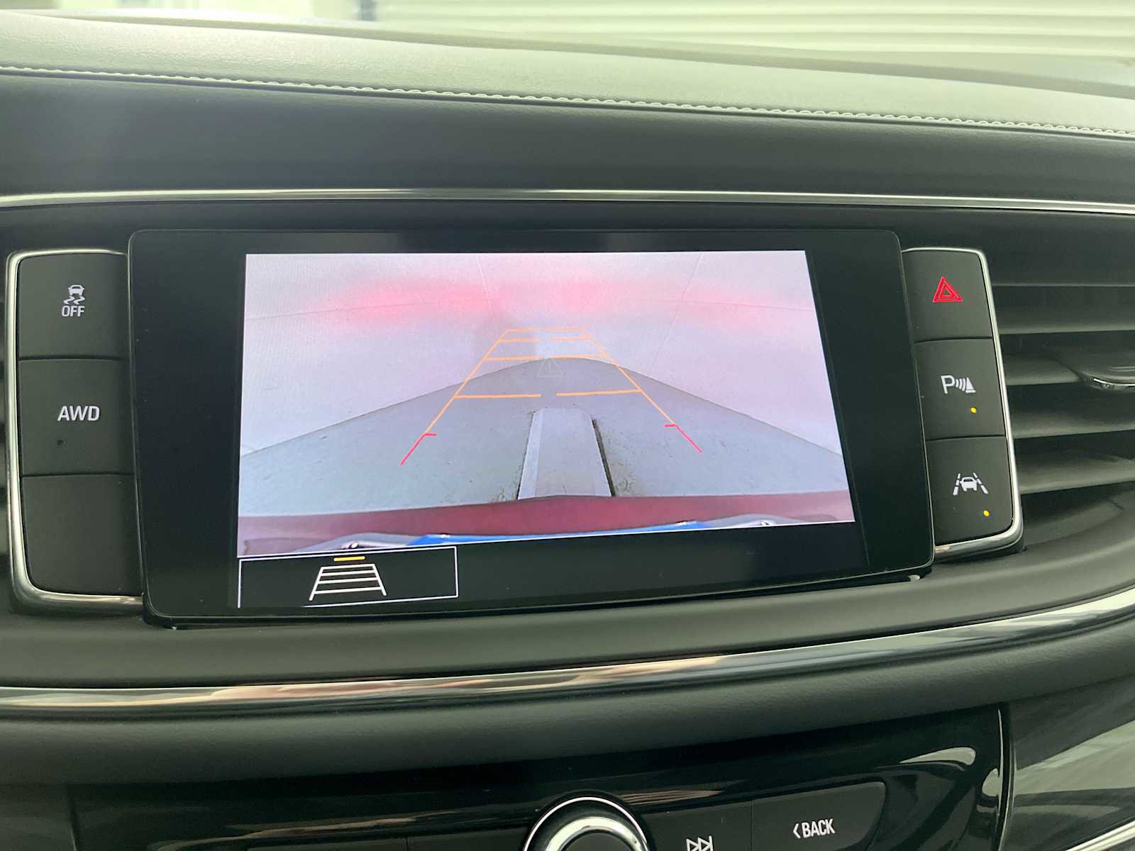 Used 2020 Buick Enclave Premium w/ Sun and Sites Package image 30