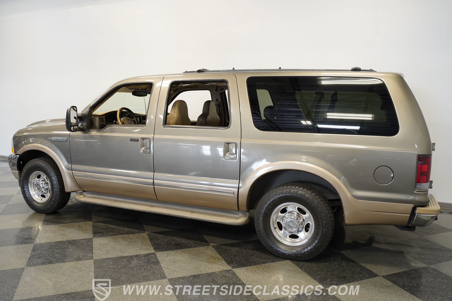 Used 2002 Ford Excursion Limited RWD image 9