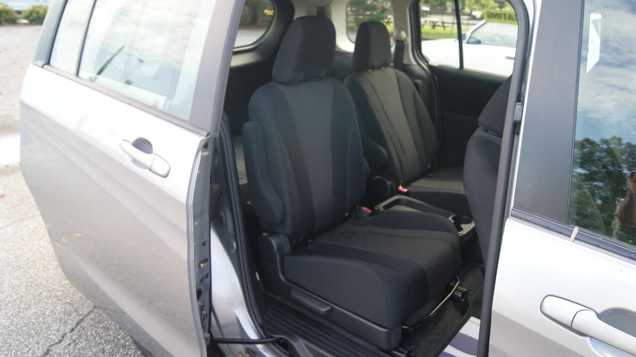Used 2012 MAZDA MAZDA5 Sport image 26
