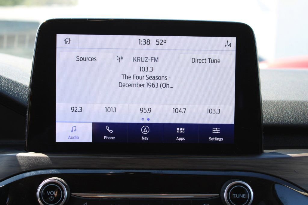 Used 2020 Ford Escape Titanium image 18