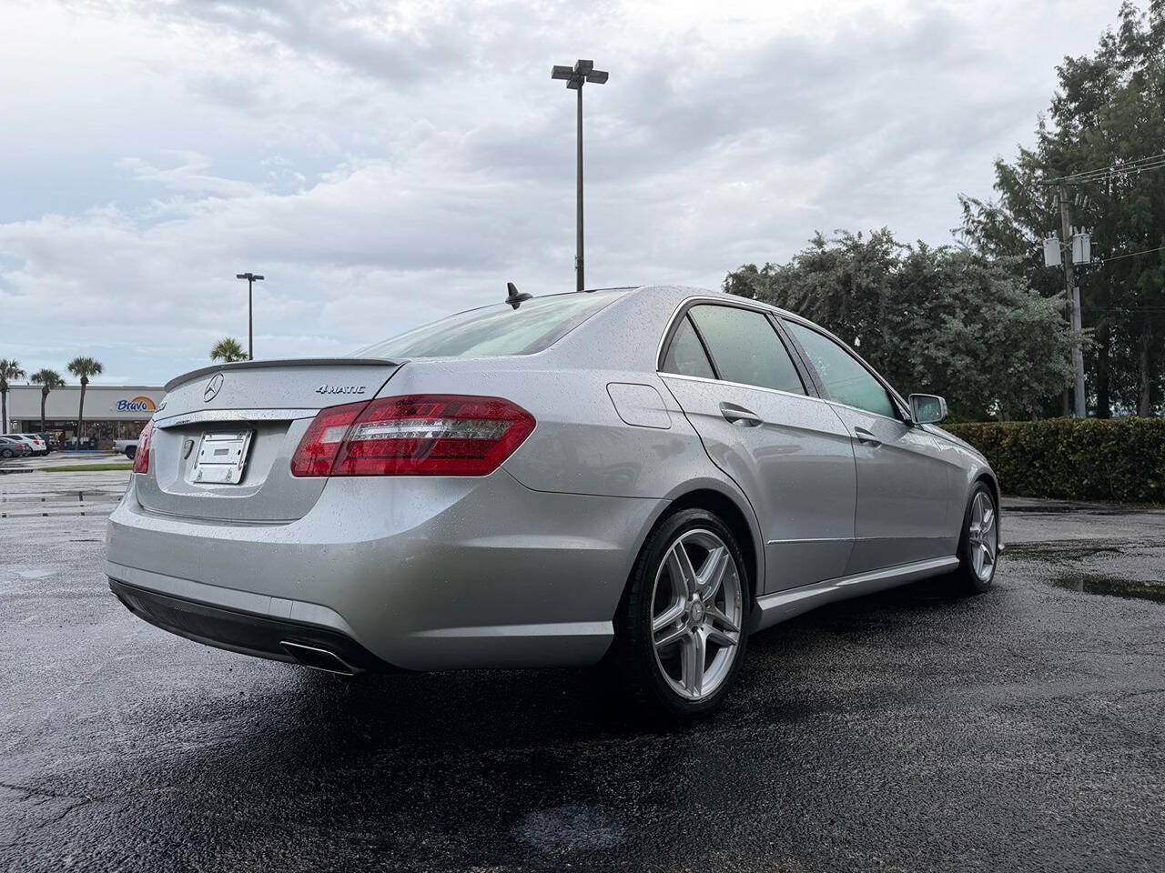 Used 2013 Mercedes-Benz E 350 4MATIC Sedan w/ Premium 2 Pkg image 4