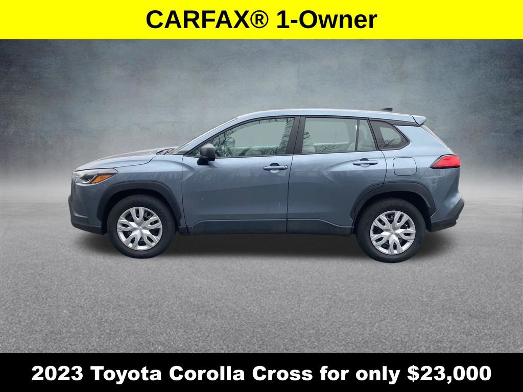 Used 2023 Toyota Corolla Cross L AWD/4WD image 2