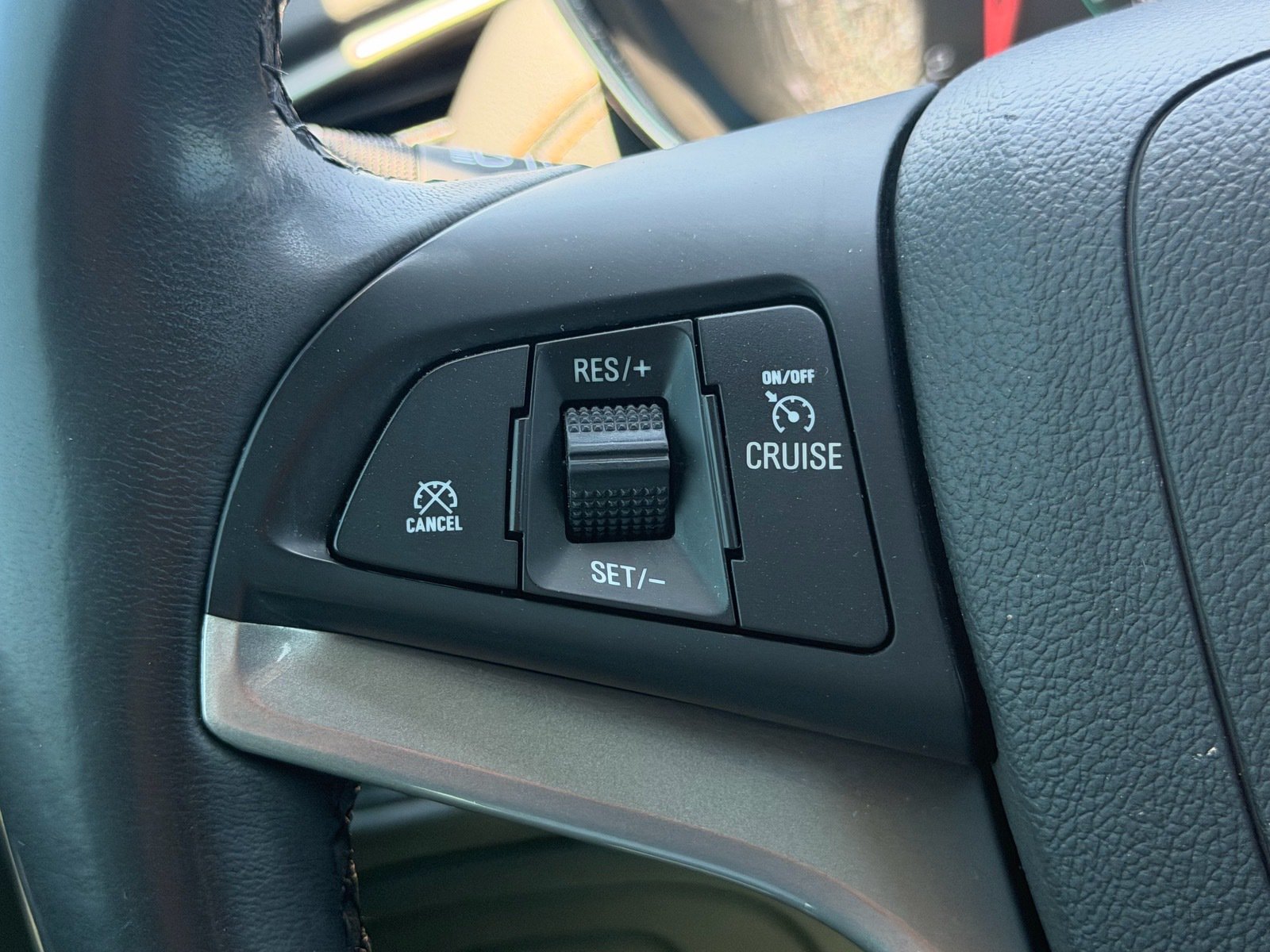 Used 2020 Chevrolet Trax LT w/ LT Convenience Package FWD image 20