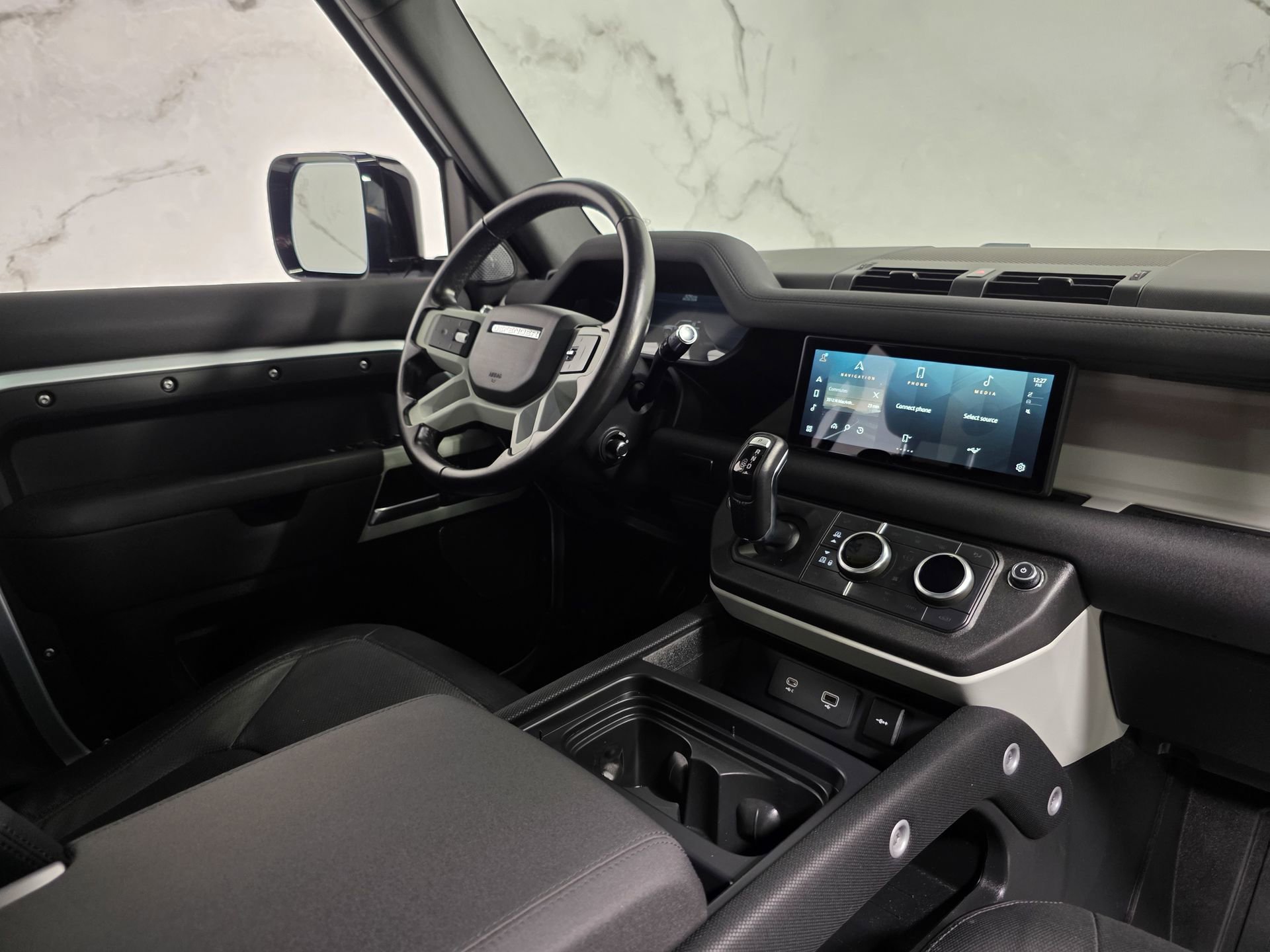 Used 2022 Land Rover Defender 110 X-Dynamic SE AWD/4WD image 19