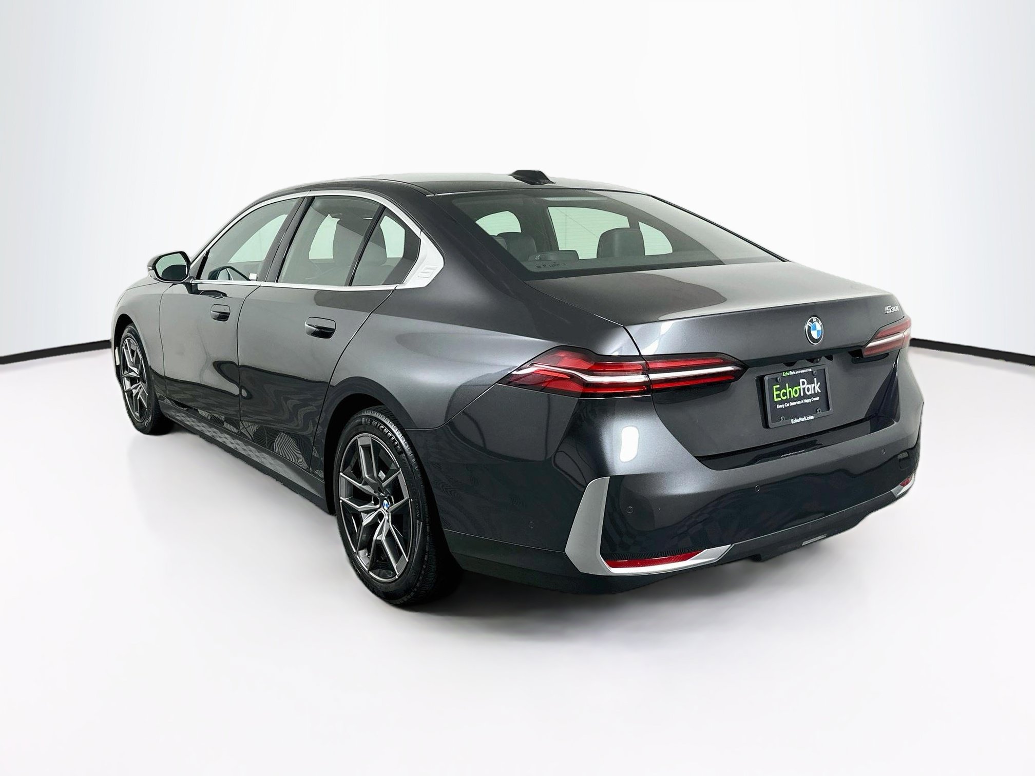 Used 2026 BMW 530i w/ Premium Package RWD image 5