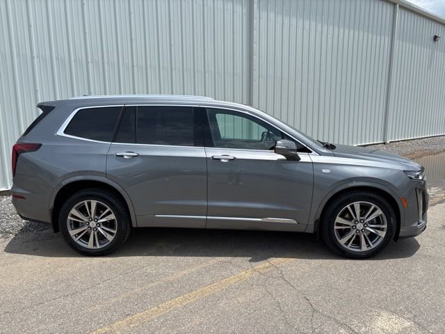 Used 2022 Cadillac XT6 Premium Luxury image 3