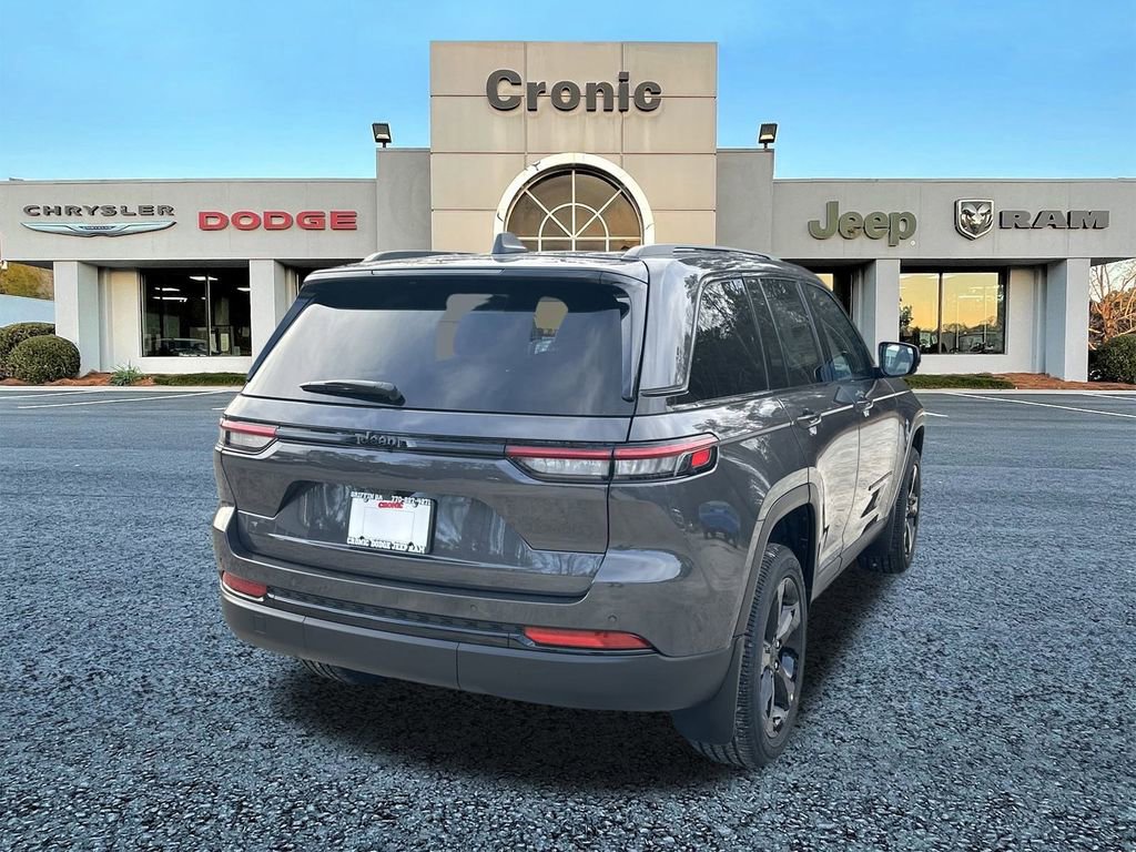 New 2025 Jeep Grand Cherokee Altitude image 3