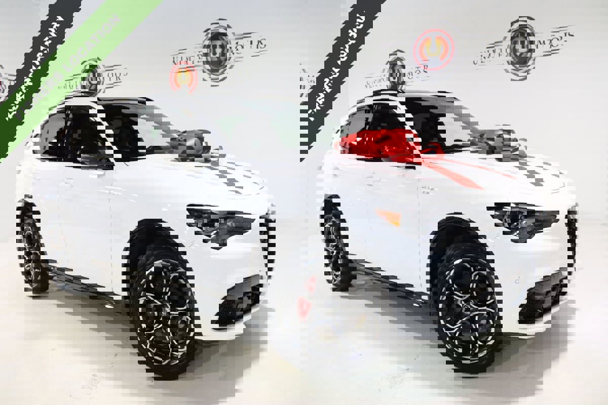 Used 2024 Alfa Romeo Stelvio Veloce image 1