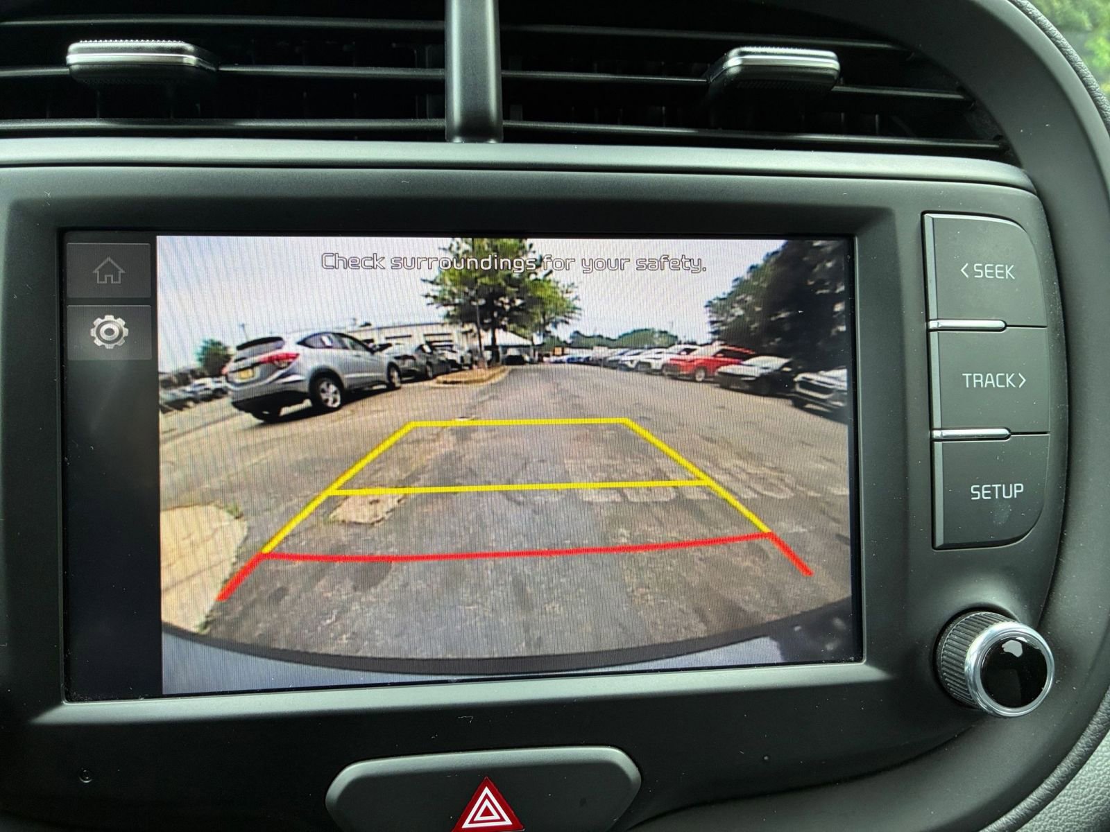 Used 2025 Kia Soul LX w/ LX Technology Package FWD image 24