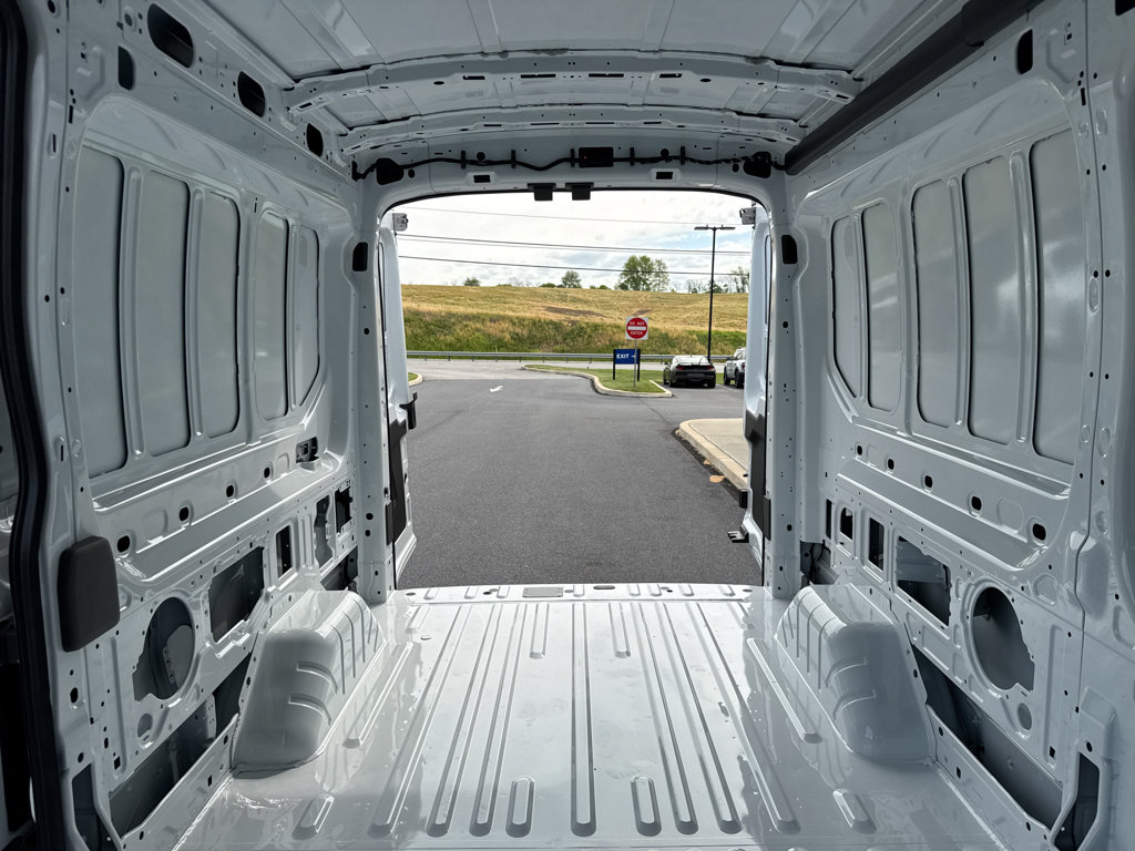New 2026 Ford Transit 250 148 Medium Roof RWD image 7