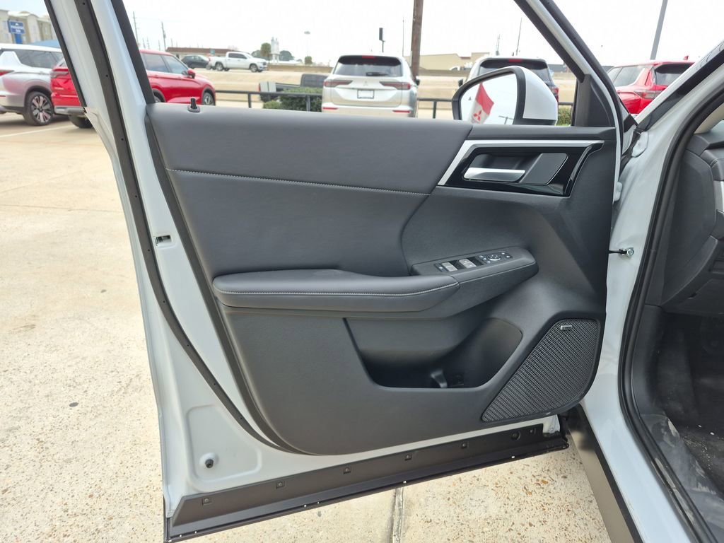 New 2026 Mitsubishi Outlander SE image 83