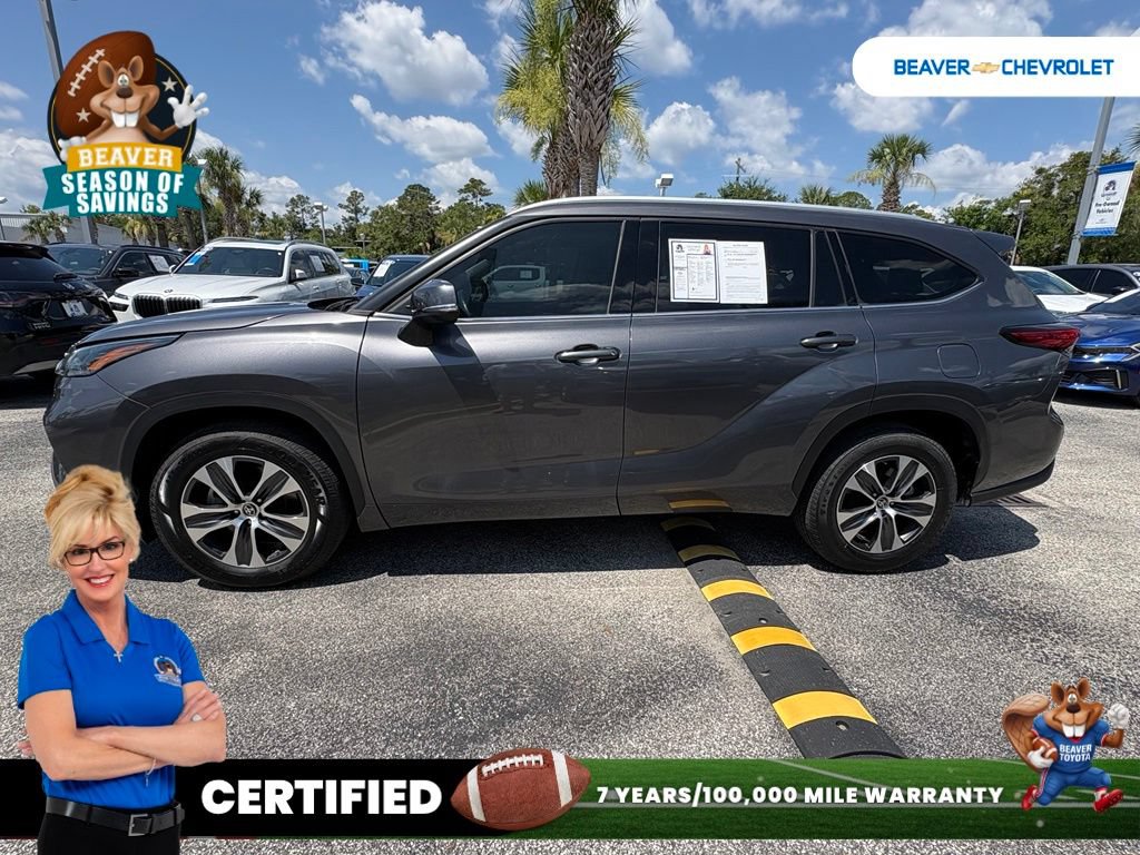 Used 2022 Toyota Highlander XLE FWD image 4