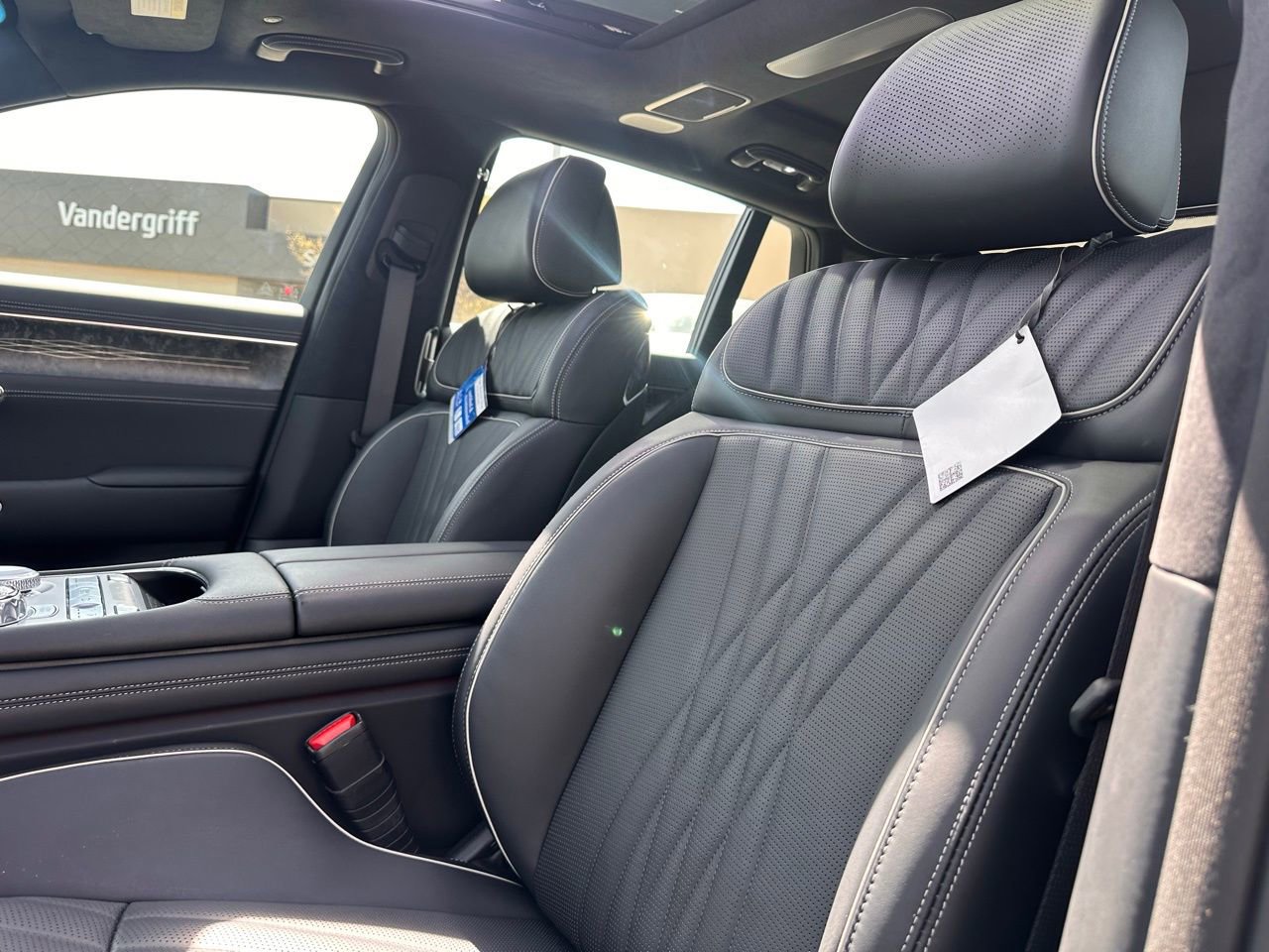 Used 2025 Genesis G90 3.5T image 24